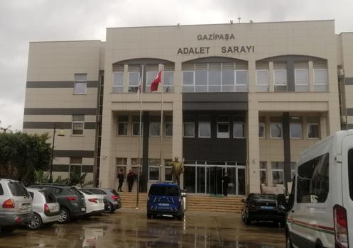 Yol kenarında cesedi bulunan kadının eşi gözaltında