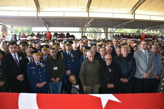 Balıkesir'de kaza kırıma uğrayan F-16 uçağının enkazı kaldırılıyor (7)