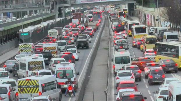 İstanbul'da trafik yoğunluğu yüzde 85'e ulaştı