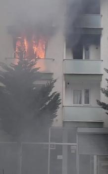 İstanbul - Maltepe'de 4 katlı binada yangın; mahsur kalan 4 kişi kurtarıldı