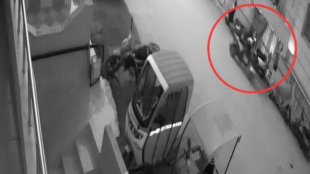 İftar saatinde motosiklet hırsızlığı kamerada