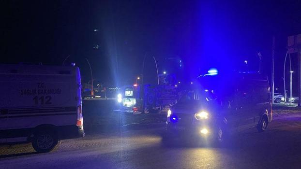 Manisa’da otomobille çarpışan ambulans devrildi: 5 yaralı