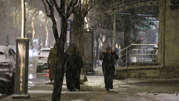 Van’da eğitime kar tatili