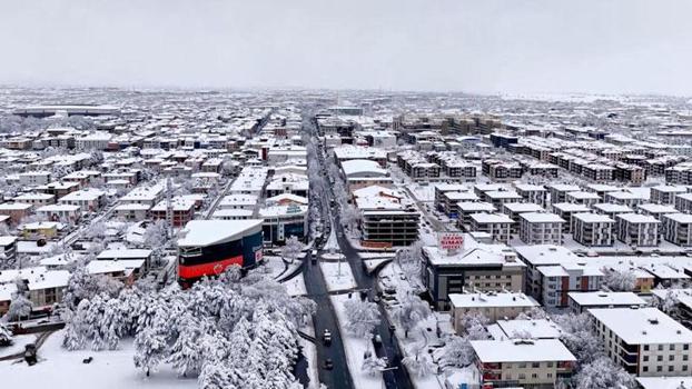 Erzincan'da kar kalınlığı 30 santimetreye ulaştı