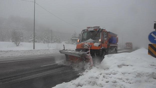 Bolu Dağı'nda kar yağışı ve sis