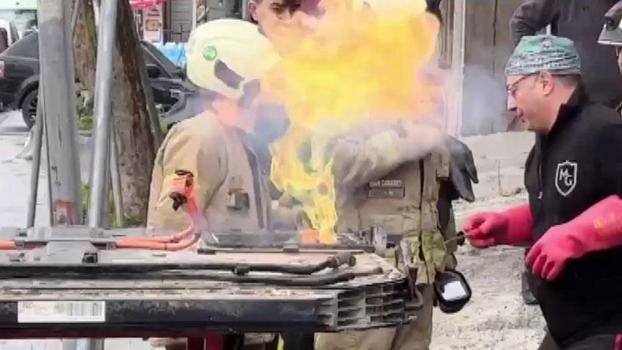 Sarıyer'de elektrikli aracın bataryasının patladığı anlar kamerada