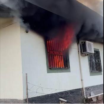 Mardin’de aynı saatte 2 müstakil ev, yangında kullanılamaz hale geldi