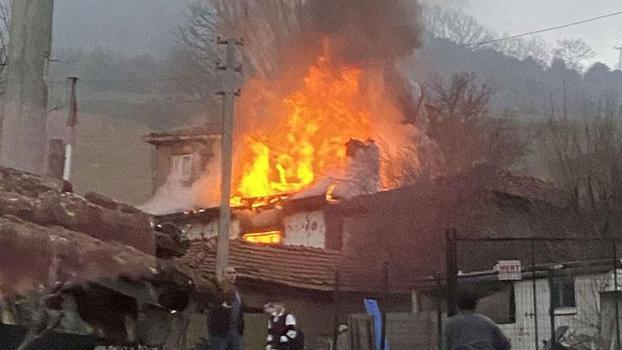 Evlerinde yangın çıkan çift öldü