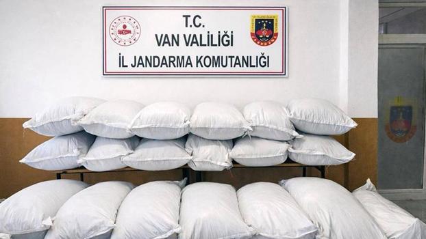 Van'da 3 milyon 150 bin TL değerinde kaçak gıda ele geçirildi