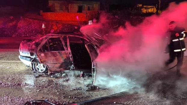 Hareket halindeyken alev alan otomobil yandı