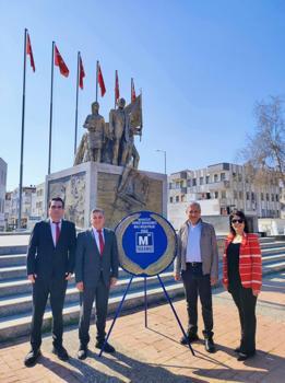 Muhasebe Haftası'nda çelenk sunumu