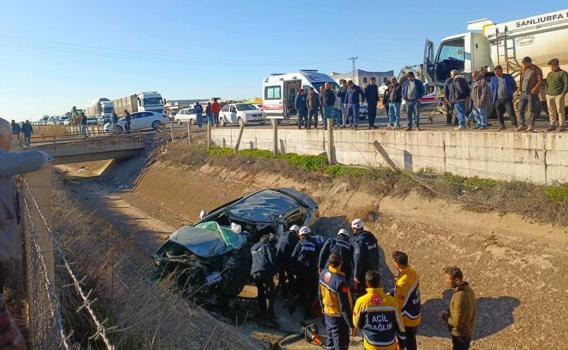 Hafriyat kamyonuyla çarpışıp kanala uçan otomobilin sürücüsü öldü