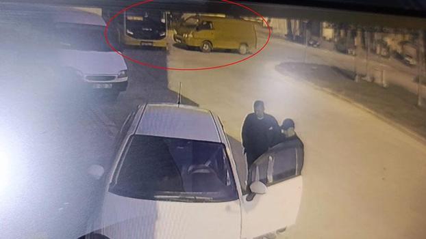 Minibüs, özel halk otobüsüne yandan çarptı: 3 yaralı