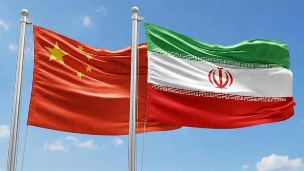 Çin Dışişleri Bakanı Wang, İranlı mevkidaşı Arakçi ile telefonda görüştü