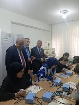 Öğrenciler hem öğreniyor hem üretiyor