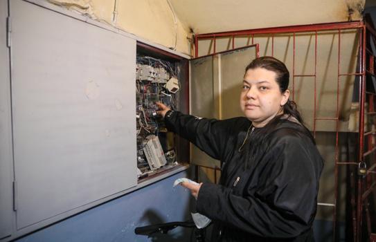 Biri otizmli, 2 çocuğuyla eşinden kalan maaşla yaşamını sürdürmeye çalışıyor