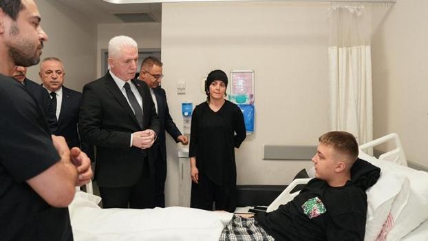 Vali Gül, Çekmeköy'de lisede bıçaklanarak yaralanan öğrenciyi ziyaret etti