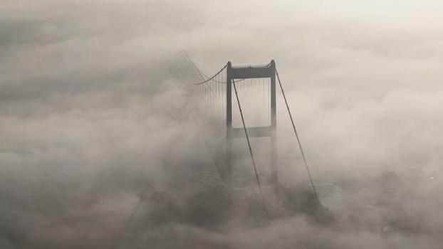 Sis içinde kalan Fatih Sultan Mehmet Köprüsü havadan görüntülendi