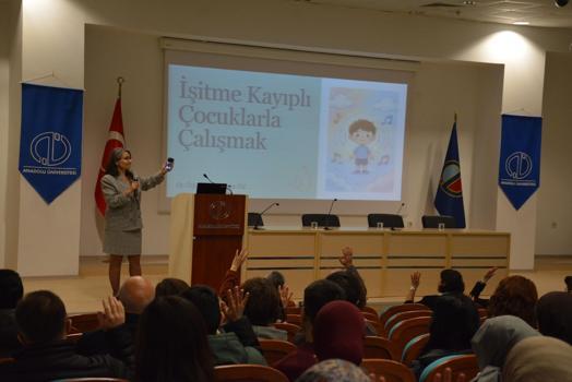 Eskişehir’de işitme kayıplı çocuklarla çalışma semineri