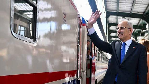 Bakan Uraloğlu: Turistik Doğu Ekspresi, 2025-2026 sezonunda 10 bin yolcuya hizmet verdi