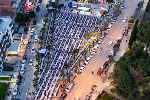 Ramazanın bereketi Turgutlu'da paylaşıldı