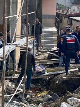 Sağlık ocağı inşaatında 3'üncü kattan düşen işçi ağır yaralandı