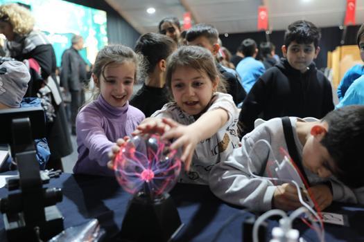 Ramazan sokağında ‘Bilim Yolculuğu’