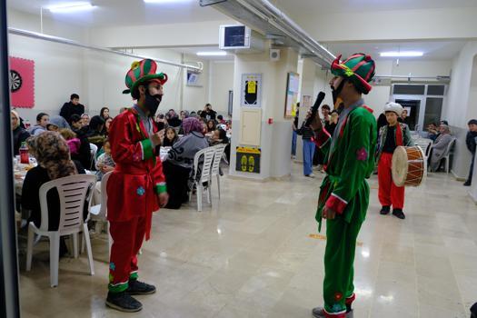 Şarkışla'da ortaokul öğrencileri iftarda buluştu