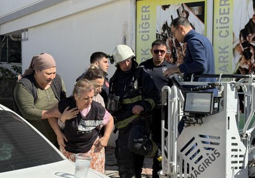 Antalya'da yangın; mahsur kalanlar kurtarıldı / Ek fotoğraflar