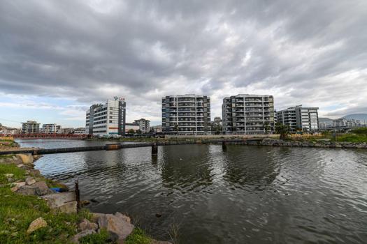 Çiğli’de, trafik yükünü azaltacak taşıt köprüsünün yapımına başlandı
