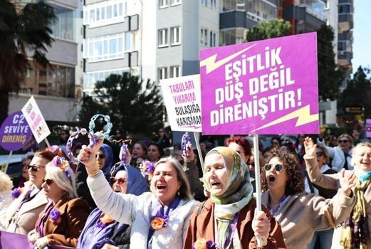 Nilüfer’de kadınlar taleplerini yürüyüşle dile getirdi