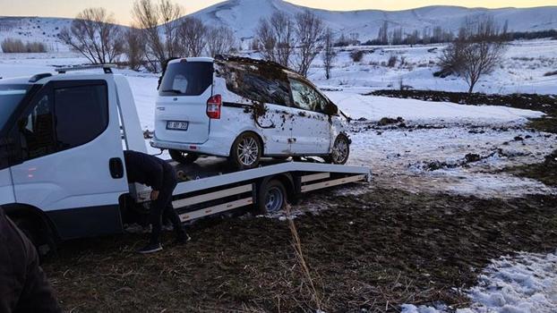 Hafif ticari araç takla attı; aynı aileden 4 kişi yaralandı
