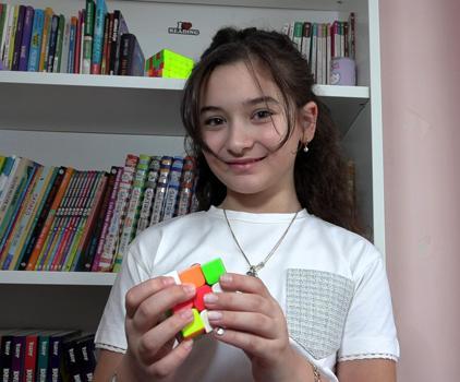 10 yaşındaki Lina, matematikte dünya birincisi oldu