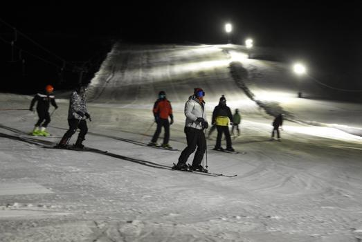 Bitlis’teki Kayak Merkezi’nde ilk kez gece kayağı heyecanı