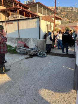 Otomobille çarpışan motosikletin sürücüsü yaralandı