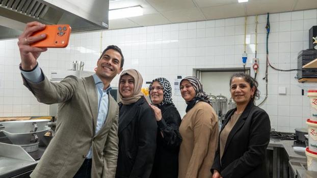 Hollanda Başbakanı Jetten, iftara katıldı