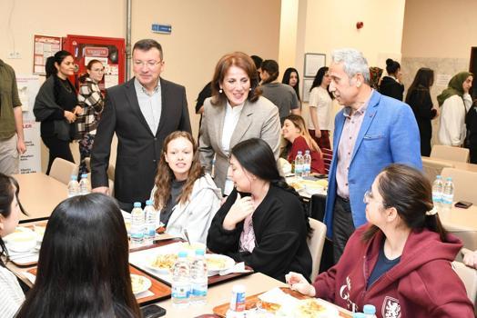 Kaymakam öğrencilerle iftarda buluştu