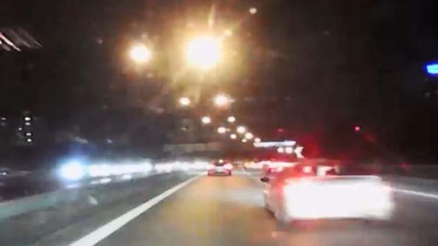 Gaziosmanpaşa TEM Otoyolu'nda makas atan sürücü kazaya neden oldu; 2 yaralı