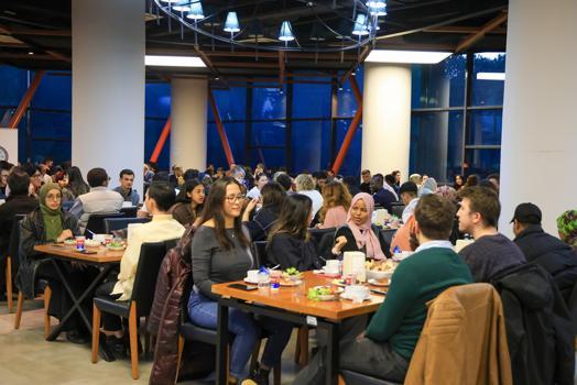 BUÜ’de uluslararası öğrencilerle iftar programı