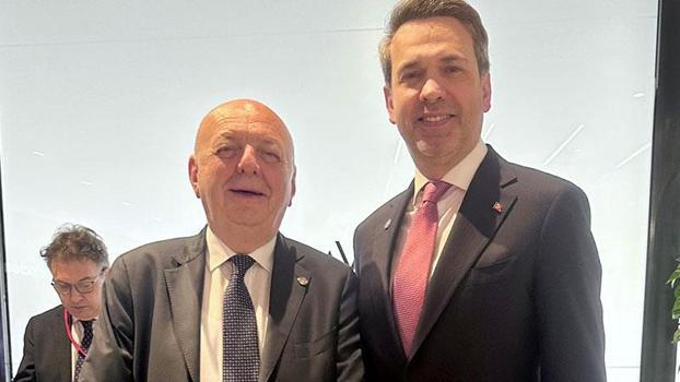 Bakan Bayraktar, İtalya Çevre ve Enerji Güvenliği Bakanı Fratin ile bir araya geldi