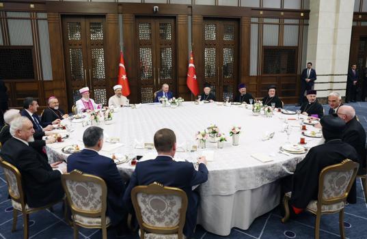 Cumhurbaşkanı Erdoğan, dini azınlık temsilcileriyle iftarda bir araya geldi