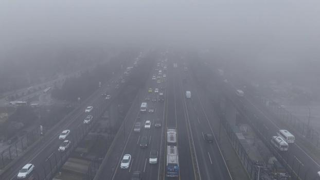 Haliç'te etkili olan sis havadan görüntülendi