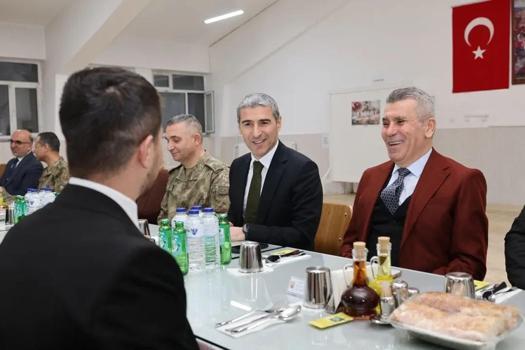 Kışlada iftar programı