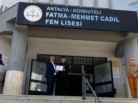 Korkutelili öğrenci ABD'den madalyayla döndü