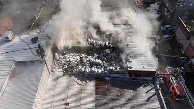 Zeytinburnu Demirciler Sitesi'ndeki yangın havadan görüntülendi