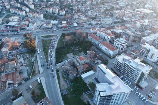 Karşıyaka trafiğine nefes aldıracak üst geçit ve  yol çalışması