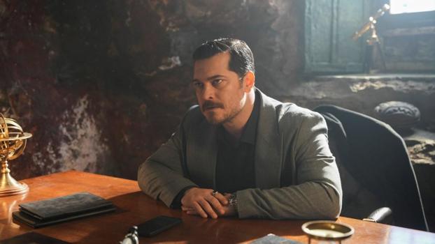 Eşref sevda defterini kapattı