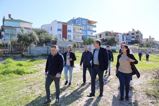 Toroslar’da kamusal alanlar işgalden temizleniyor