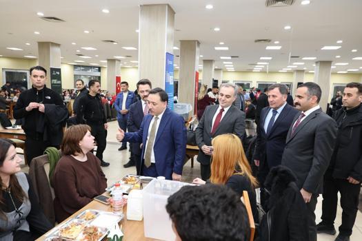 Vali Gökmen Çiçek, ERÜ öğrencileri ile iftar yaptı