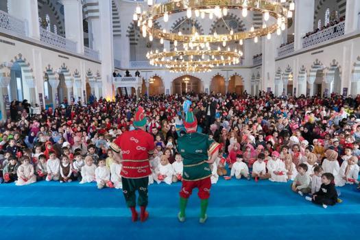 Trabzon’da ‘tekne orucu’ etkinliğine iki bin çocuk katıldı